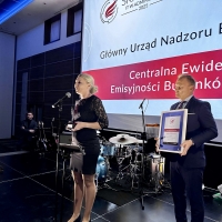 Dorota Cabańska GINB podczas przemówienia po odbiorze nagrody Skrzydła IT w Administracji